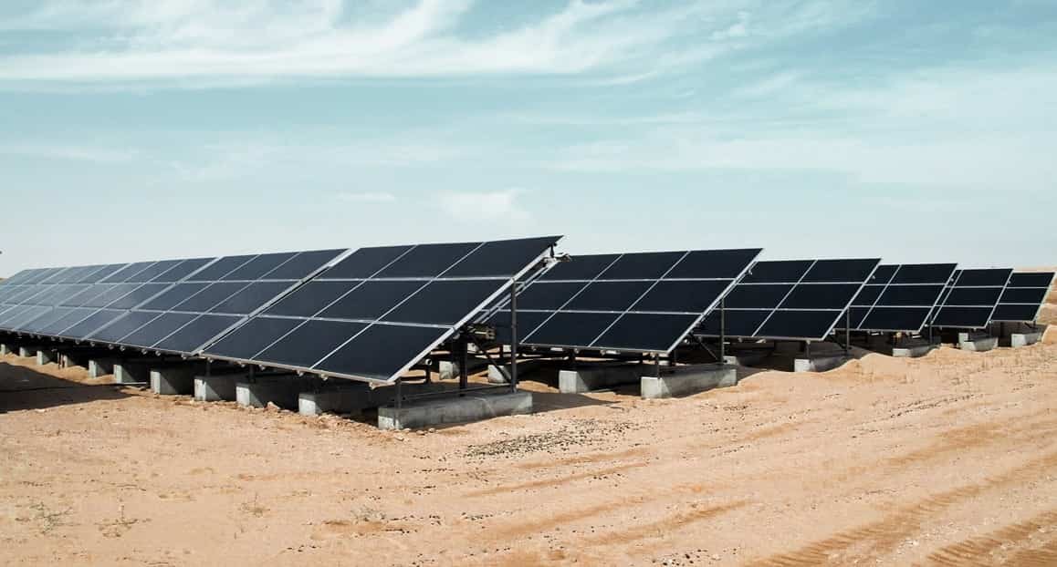 Hitachi SOLAR-POWERED DESALINATION PLANTS PROVIDE FRESH WATER IN THE REMOTE ABU DHABI DESERT REGIONS